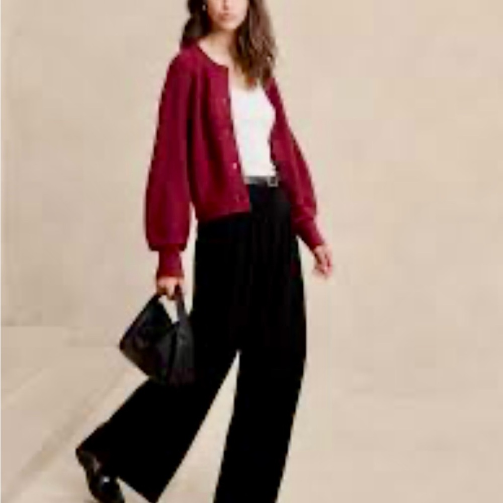 Banana Republic Factory Chunky Balloon Sleeve Cardigan in Bright Wine size Small